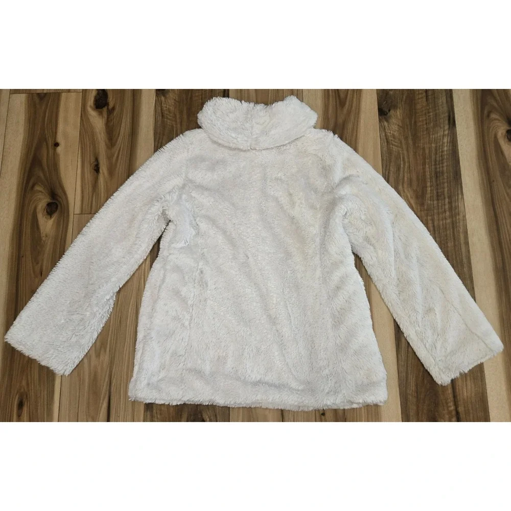 Patagonia Pelage Jacket Faux Fur Girls White Size XXL / 16-18 Very Soft 2 Button